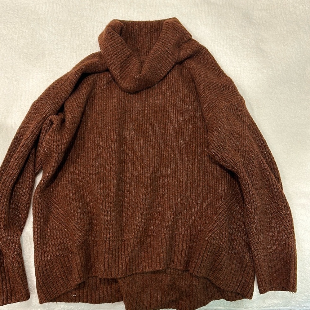 Old navy sweater